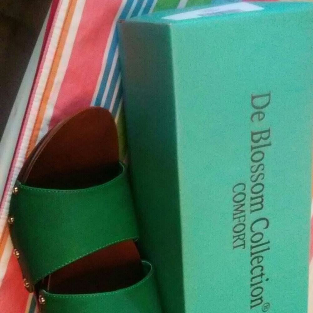 Ladies Slides - Picture 5 of 5